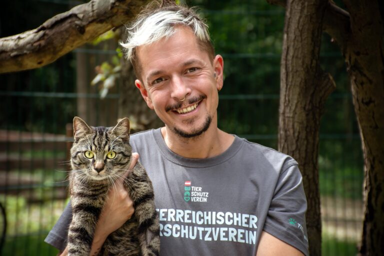 Tierpfleger Alfred Kofler ©OeTV Bea Romstorfer