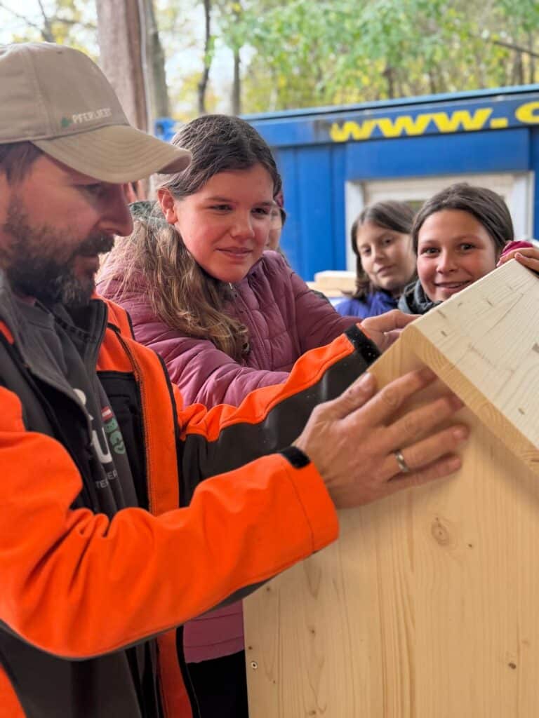 Camp Tierschutz Igelhaus bauen © Öster.Tierschutzverein