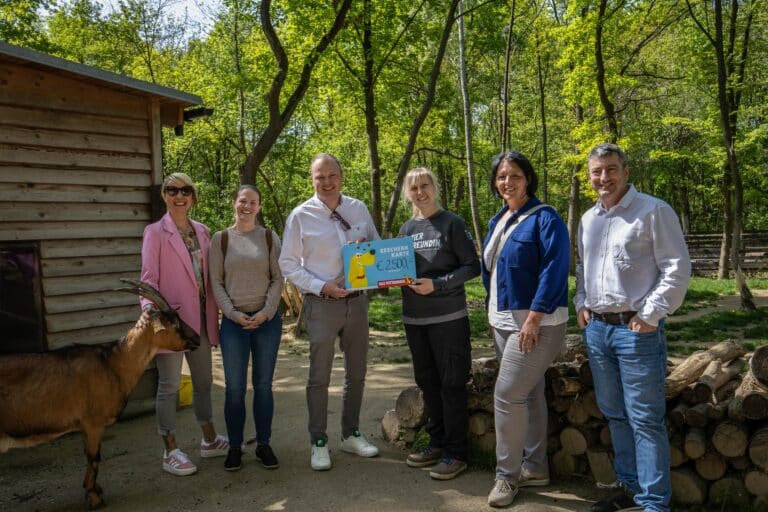 Das Futterhaus Spende an Asissi-Hof in Stockerau