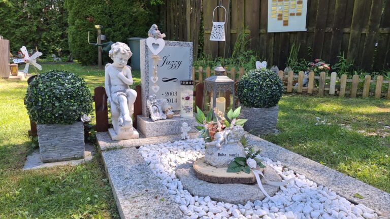 Tierfriedhof Waldesruh Grab Jazzy ÖTV
