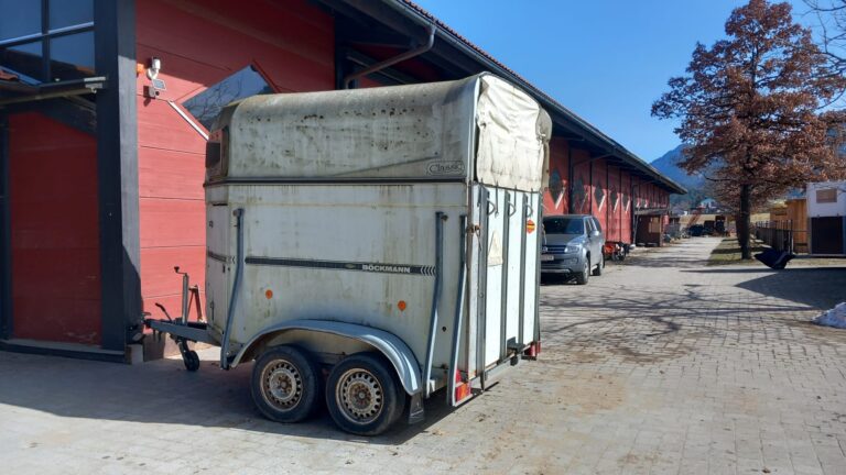 Österreichischer Tierschutzverein Spendenkampagnen: Pferdeanhänger